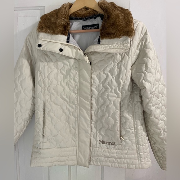Women’s Marmot jacket with faux fur trim. - Picture 1 of 7